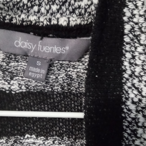 Daisy Fuentes gray and black striped duster, size small. - Picture 2 of 3